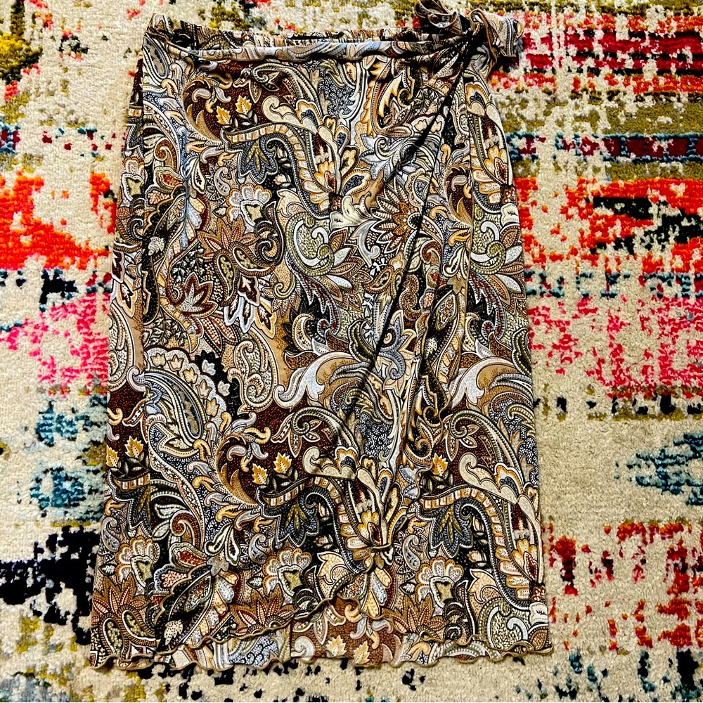 Woman’s earth tones wrap skirt